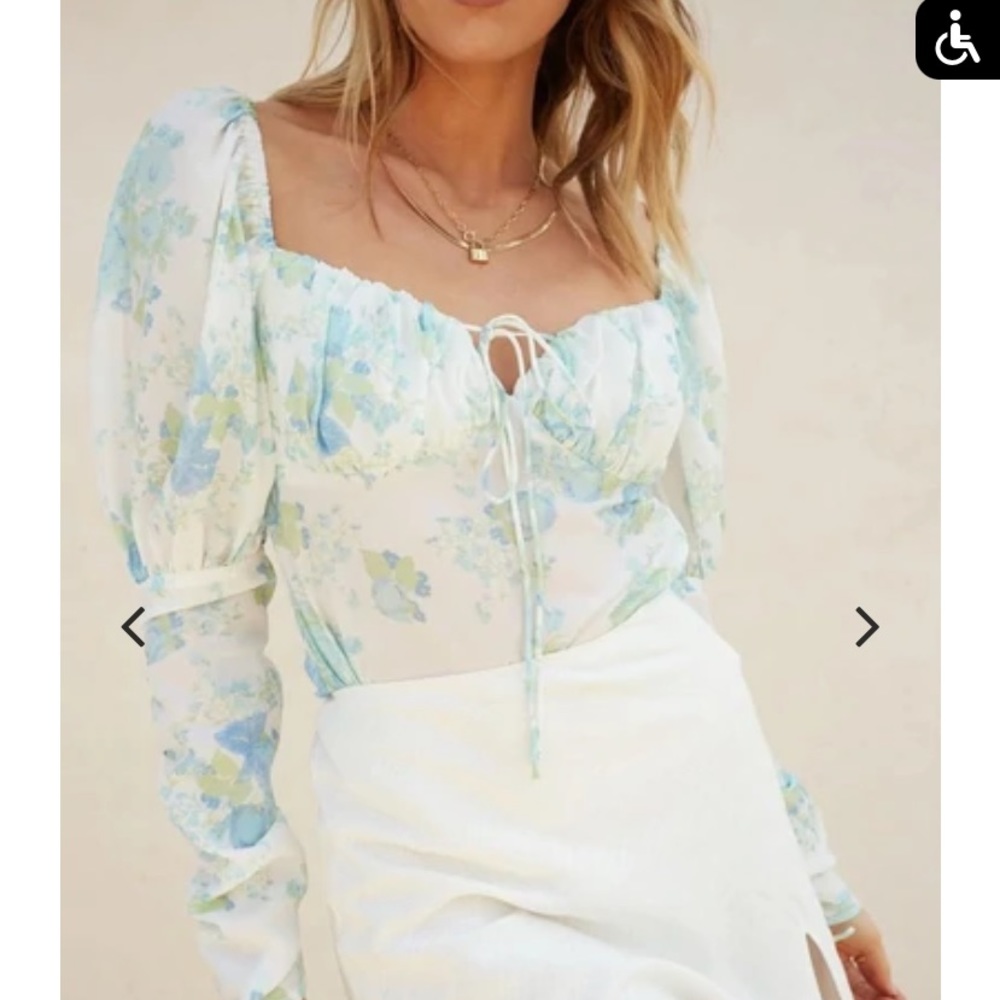 Luna B Floral Printed Woven Crop Top. NWOT